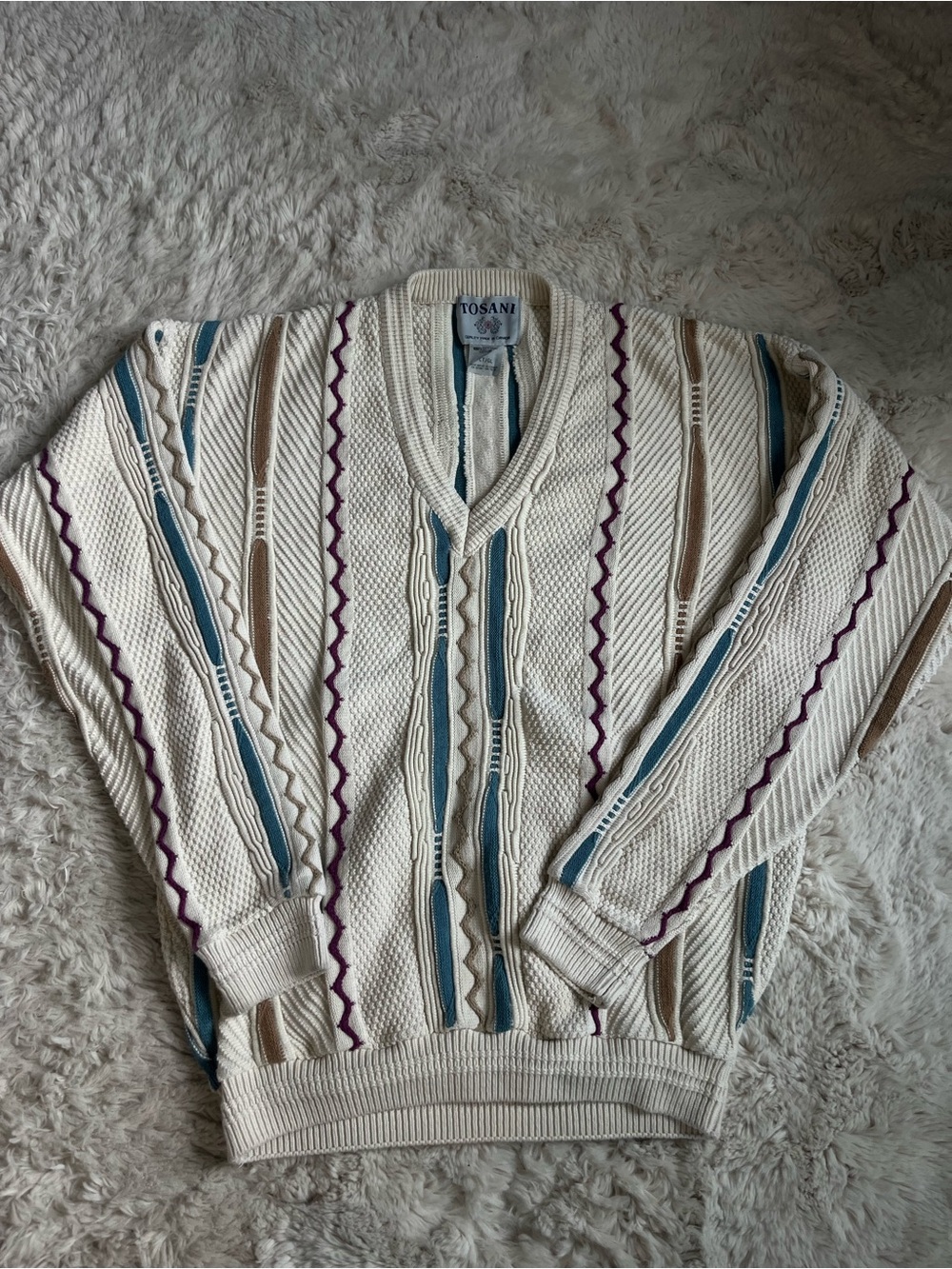 Tosani 1990s 3D Knit V-Neck
Sweater